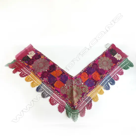 A central Asian saye gosha quilt cover, probably Uzbek Lakai embroidery…